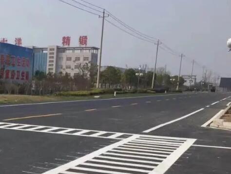 蘇州道路劃線漆施工多少錢一米？飛揚(yáng)市政價(jià)格合理