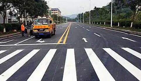 西安道路標(biāo)線施工多少錢一米？飛揚(yáng)市政價(jià)格合理