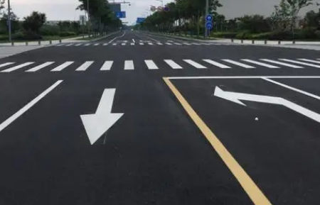 合肥道路劃線分析，如何保證道路畫線的筆直呢？
