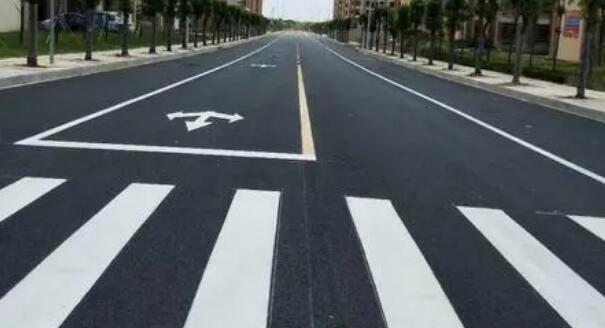 廠里道路劃線是否是必須的？?jī)?yōu)化交通秩序，提升安全性