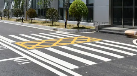 優(yōu)質企業(yè)廠區(qū)道路劃線，高效安全的必備選擇！