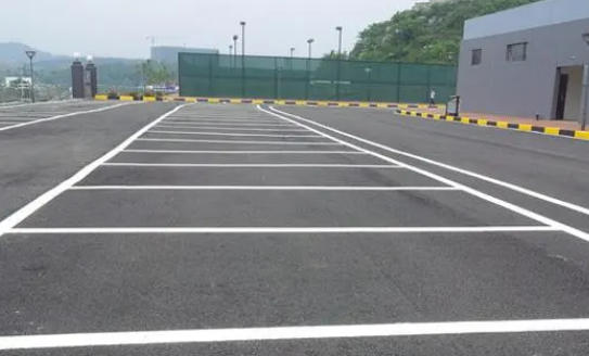 定制化解決方案，蘇州廠區(qū)道路標(biāo)線的首選