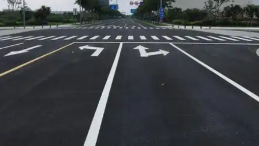 蘇州相城區(qū)廠區(qū)劃線選哪家？專業(yè)施工團(tuán)隊，多年經(jīng)驗值得信賴