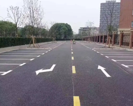 蘇州學(xué)校道路劃線專業(yè)施工，打造安全校園交通